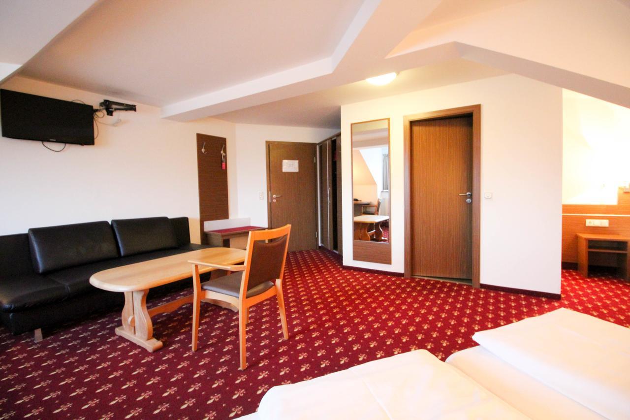 Hotel-Gasthof Obermeier Алерсхаузен Екстериор снимка